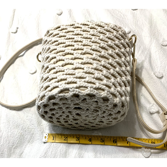 Zara Trafulac Crocheted Bucket Bag Cream Gold Crossbody Boho Club Party Glam - Picture 4 of 10